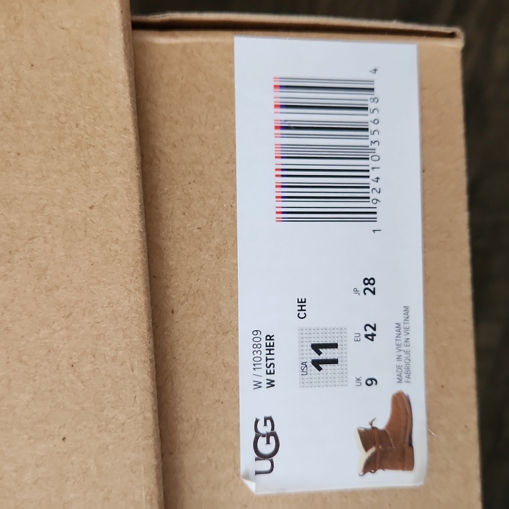 UGG Chestnut Ankle Esther Boots - Picture 7 of 9